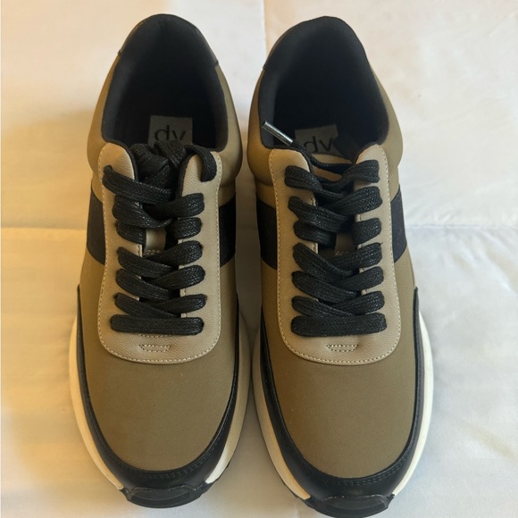 Dolce Vita sneakers - Picture 3 of 4